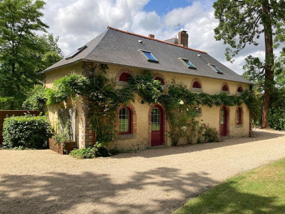 Villa Les Bosquets à Saint-Ouen-Des-Toits Extérieur photo